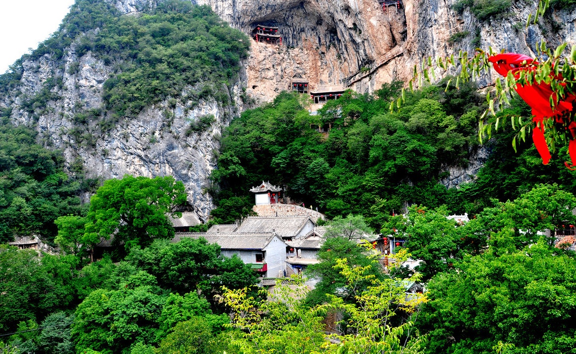夏日龙门洞美景